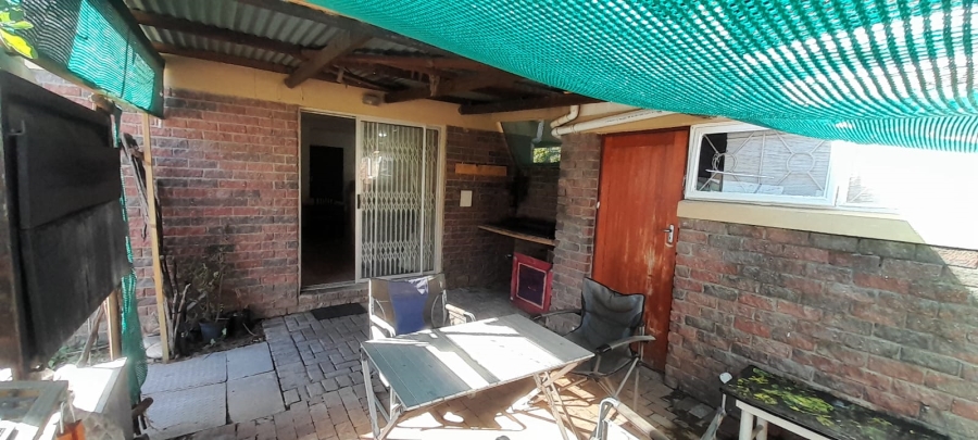 2 Bedroom Property for Sale in Sea Breeze Western Cape